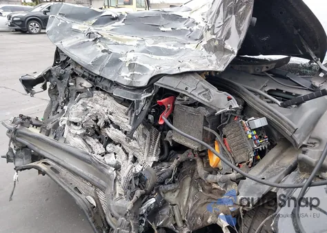 2015 Volvo S60 T5 Platinum z USA, uszkodzony, nr VIN YV126MFM6F2361507